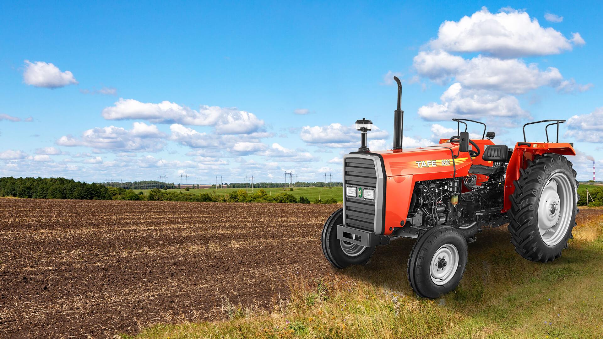 FrontView-TAFE-8502-4WD-Tractor-OrangeBody-Engineering.png