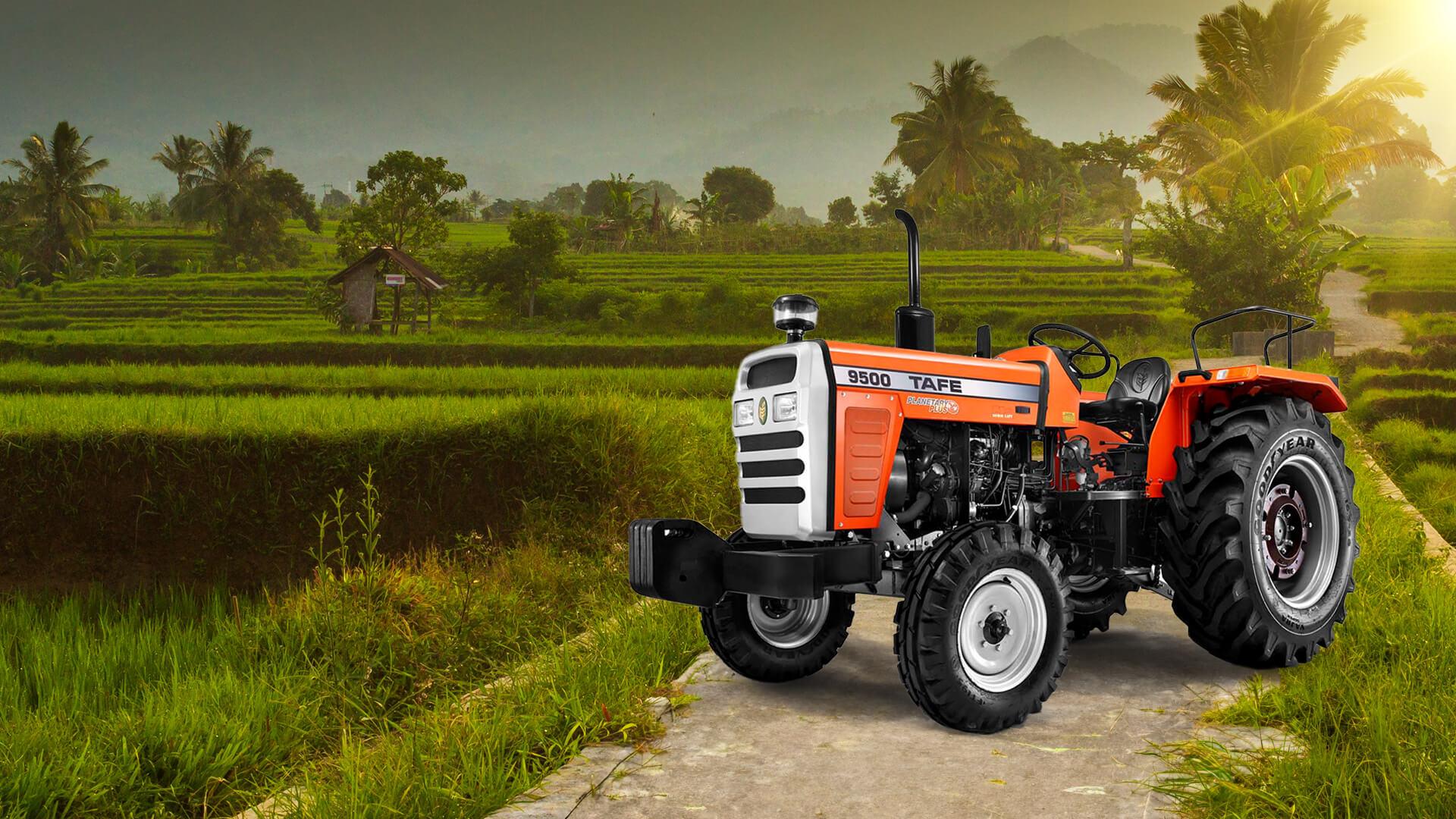 TAFE-9500-2WD-Tractor-RuralSetting-PalmTrees-HazySky-BolognaItaly.png