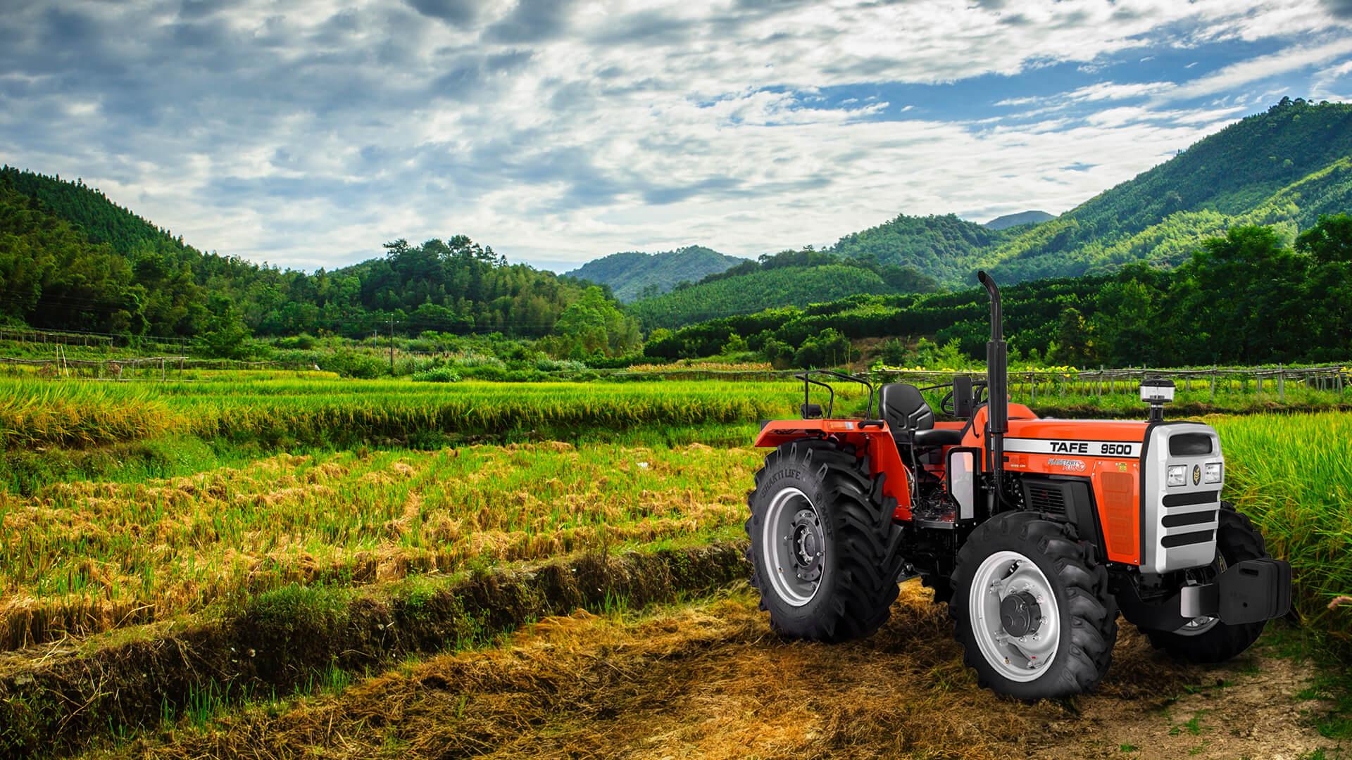 TAFE-9500-4WD-Tractor-OperatorSeat-SteeringArea-BolognaItaly-Performance.png